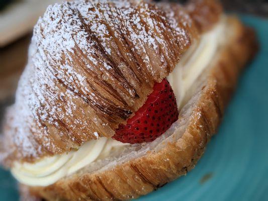 strawberries and cream croissant...delicious!