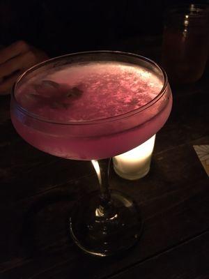 Violette Gin cocktail