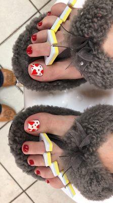 Valentines designs for toes.