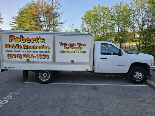 Roberts Mobile Mechanic truck