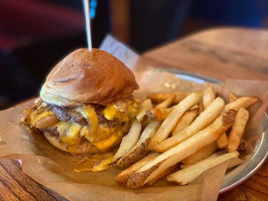 House Burger w/ French Fries Absolutely phenomenal!