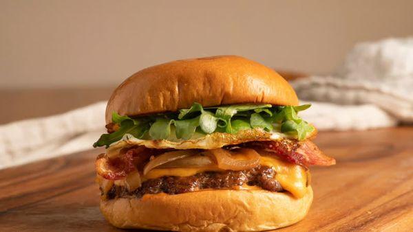 Breakfast Burger +add on bacon