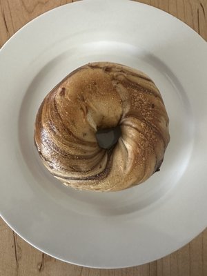 Cinnamon raisin bagel