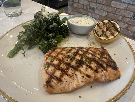 Grilled salmon with broccolini and chefs tartar