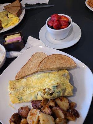 Byo omelet & fruit