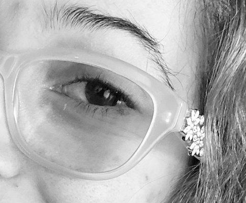 Beautiful glasses are like beautiful jewelry and they can enhance your beauty