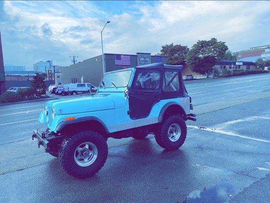 Blue Skies! Blue Jeep!