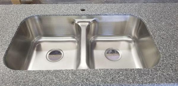 Undermount sink...