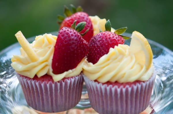 Strawberry Lemonade Cupcakes