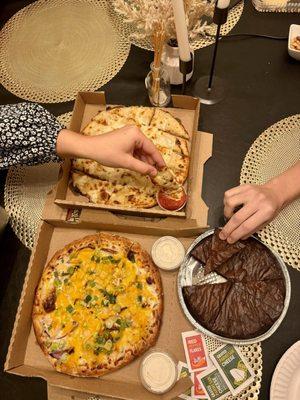 Cheesy Garlic Bread Original Garlic Chicken Pizza Pizza Brownie