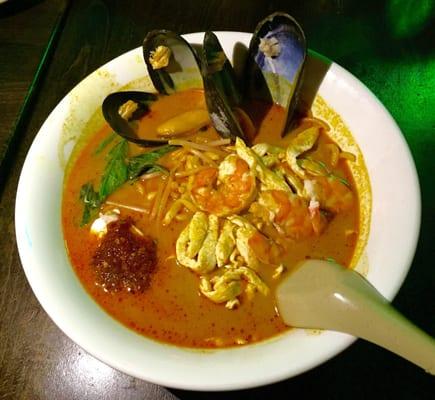 Mixed Seafood Curry Laksa