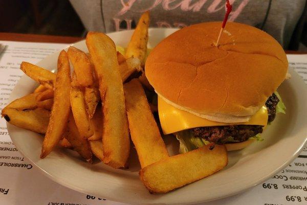 Cheeseburger & steak fries