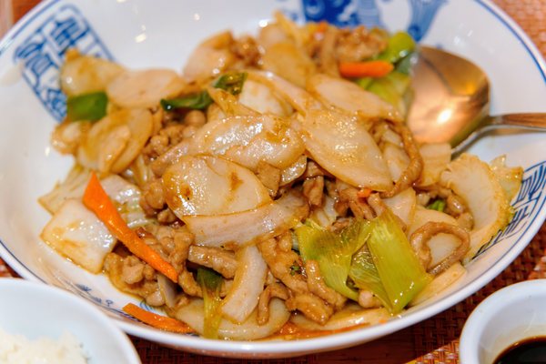 Shanghai stir-fried pork with rice cake