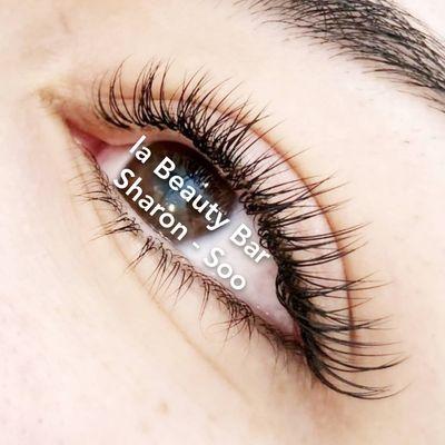 Classic full set eyelash extensions