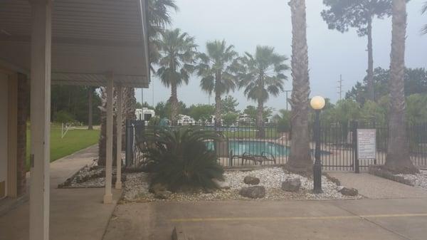 Awesome little hotel with friendly service and a nice rv park behind it