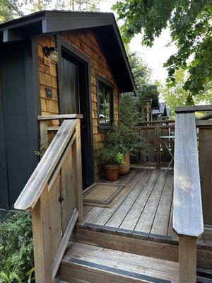 Sweet Petite cottage by the green #114