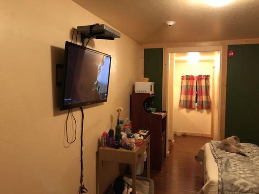 Fully updated rooms with flat screen TV, microwave, mini fridge, free wifi