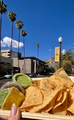 Chips,Salsa Guacamole