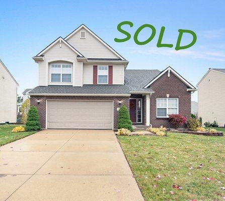 JUST SOLD 
Are you or someone that you know looking to buy/sell a home? Give us a call, we'll get you moving!