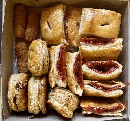 Guava, meat and coconut pastries and ham croquettes What better way than to start a Saturday morning than with a box of all these goodies