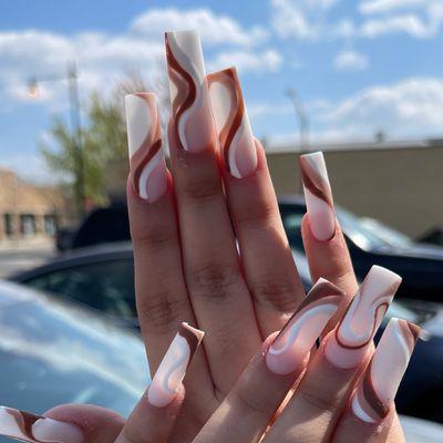 Tee Nails