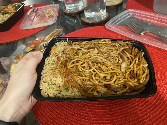 Lo mein dinner combo