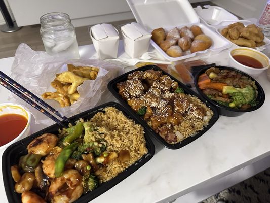 46. Spicy Mala Shrimp S12. Sesame Chicken Special Deluxe A12. Fried Donuts A9. Fried Crab Rangoon 58 Beef with Mixed Vegetables