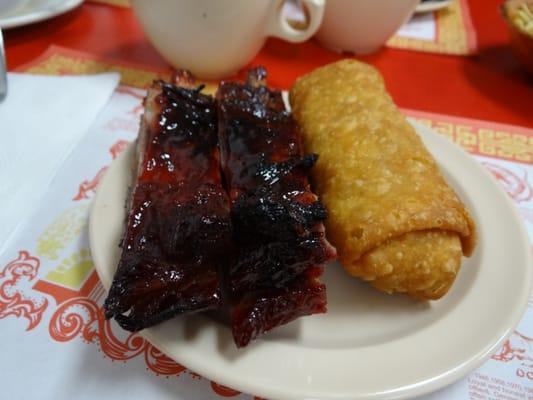 Eggroll and spare rib appetizer, standard with any dinner combo.