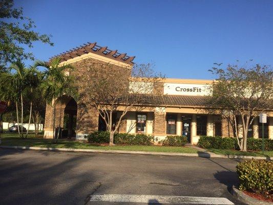 CrossFit Boca Raton storefront, easy to find parking