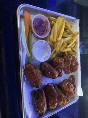 Wings with fries