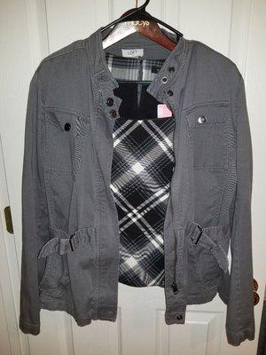 Cool jacket w plaid top