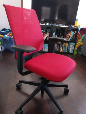 Ergonomic chair. Comfortable, and great price!