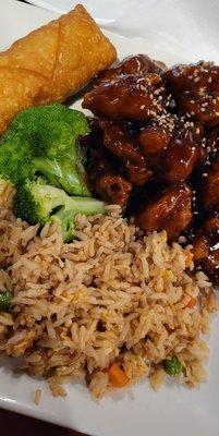 Sesame chicken lunch special