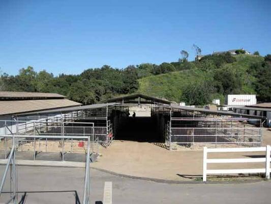 Fully Covered Pipe Stalls