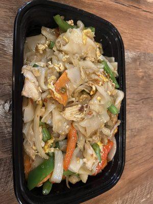 Drunken noodle with chicken