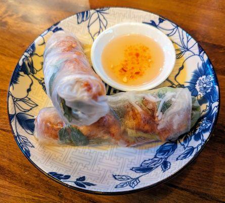 Grilled chicken summer rolls