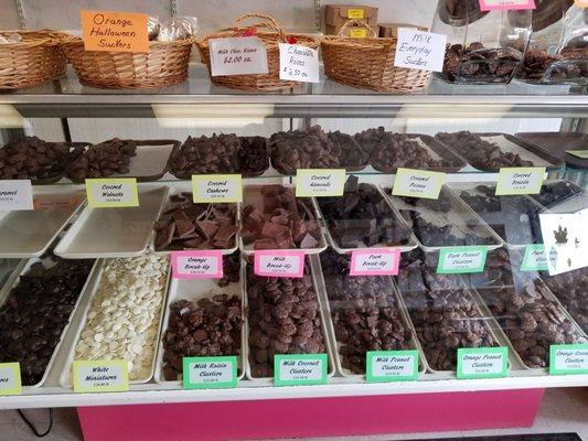 Every birthday and holiday I had growing up included sponge candy and chocolate miniatures from Mike's. BEST CHOCOLATE PLACE IN BUFFALO!!!