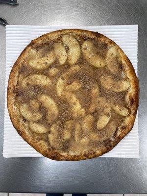 Apple Streusel Pizza