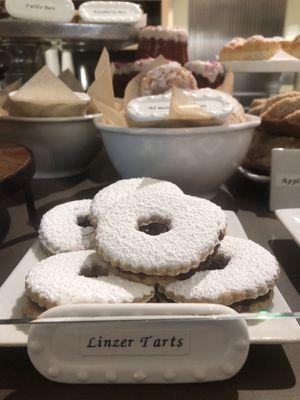 Linzer Tarts