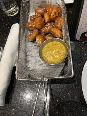 Pretzel bites with honey mustard