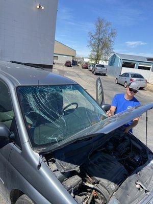 Windshield replacement Nampa Idaho 208-320-6650 Glass Monkey