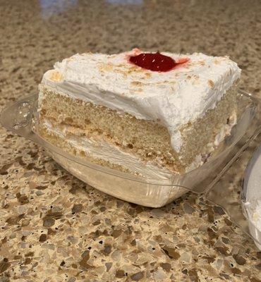 Strawberry Tres Leches (manager/owner treated me, Thank you !)