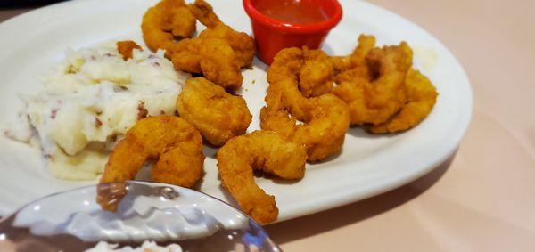 Fried Shrimp Platter with Mashed Potatoes