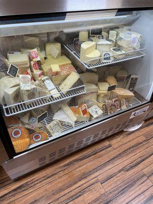 Other cabinet with meats and cheeses