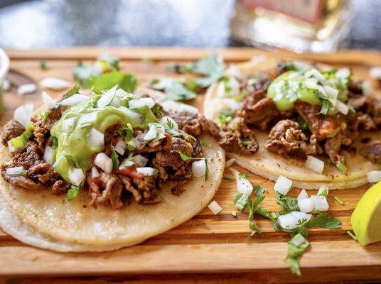 Asada tacos "CON TODO"