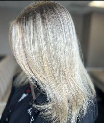 Love this cool blonde 

Call or text us today 803-790-0770 

Austral Salon 
2100 North Beltline Blvd 
Columbia SC 29204