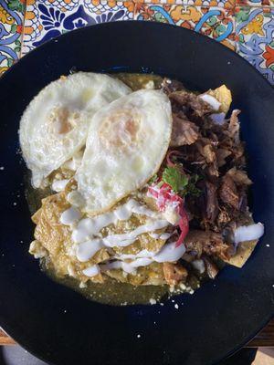 Chilaquiles de Carnitas con Salsa Verde