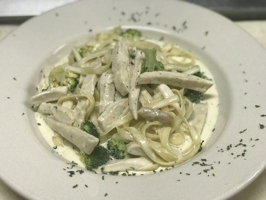 Chicken Broccoli Alfredo