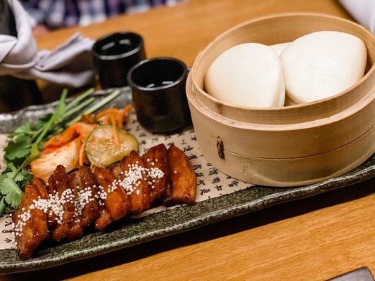 Korean BBQ w/steamed buns