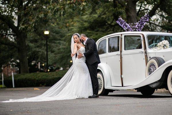 Bride & Groom Limo Shot  @The Carltun at Eisenhower Park in New York